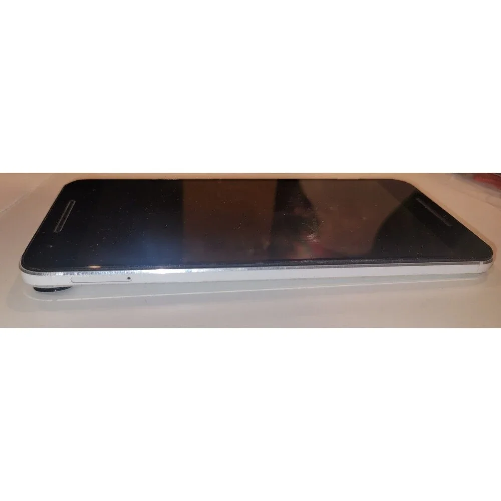 Google Nexus 6P 64 GB Frost (Unlocked), it RUNs perfectly fine AS IS USED 5/10